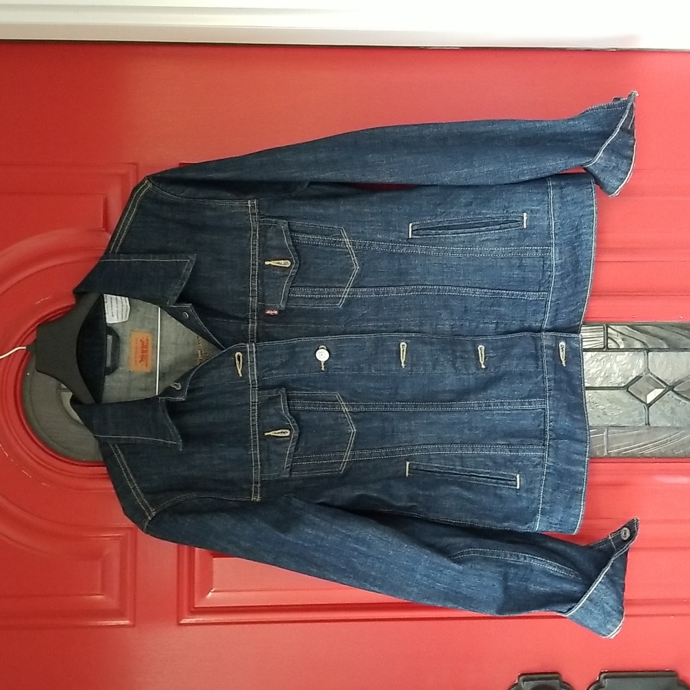 Levi Strauss & Co. denim jean jacket. size large